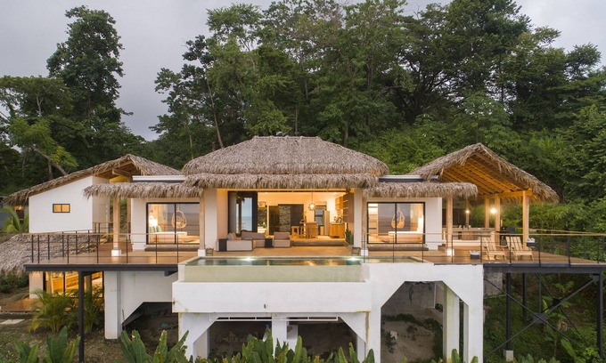 Carmen Villa | Luxury Boutique Villa Aventura