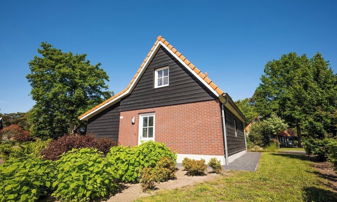 Lochem House | Luxury bungalow with dishwasher and box spring beds