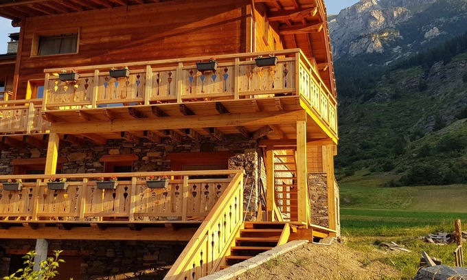 Lanslevillard Ski Chalet | Luxury chalet 17 pers Val Cenis Vanoise