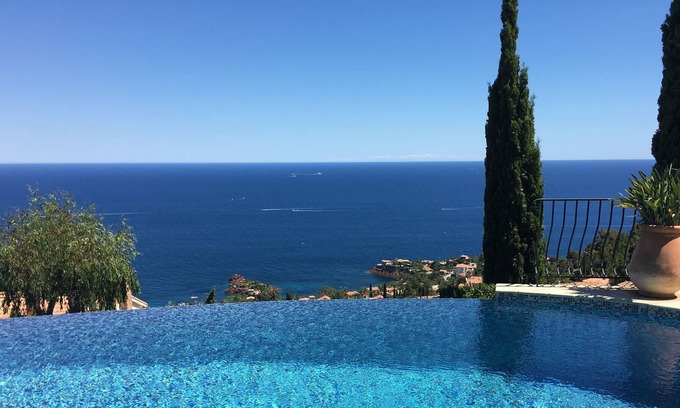 Espero-Pax Villa | Luxury chateau style Villa set in an idyllic Location with stunning sea views
