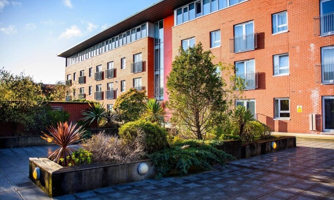 Queens Quarter Apartment | Luxury City Apartment| Underground Parking| 5*