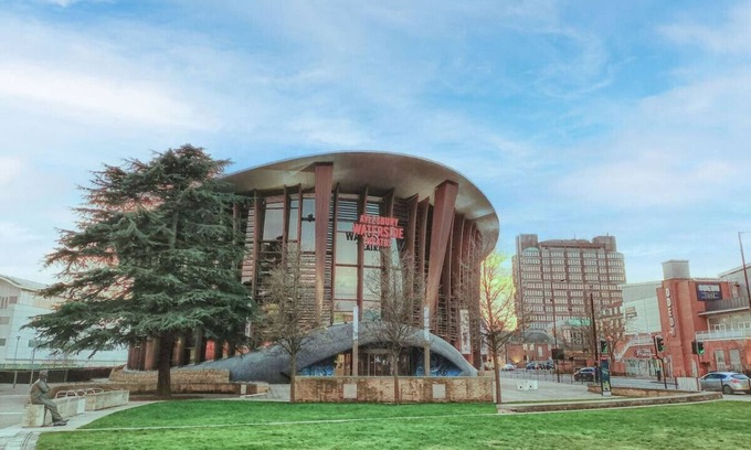 Aylesbury Apartment | Luxury City Centre Apartment by Yoko Property