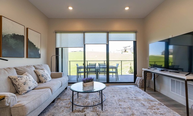 Manhattan Condo | Luxury Condo in Grand Mere near Colbert Hills Golf Course