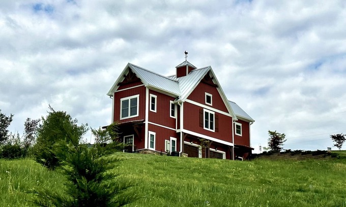 Butler Cottage | Luxury Cottage on Watauga Lake