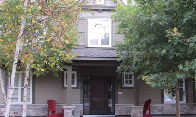 Seguin Cottage | Luxury Cottage, Rocky Crest Golf Resort, Lake Joseph