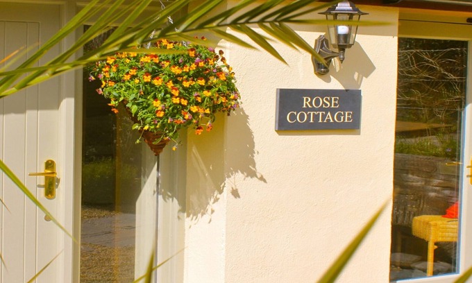 Stokenham Cottage | Luxury country hideaway on the fringes of Start Bay