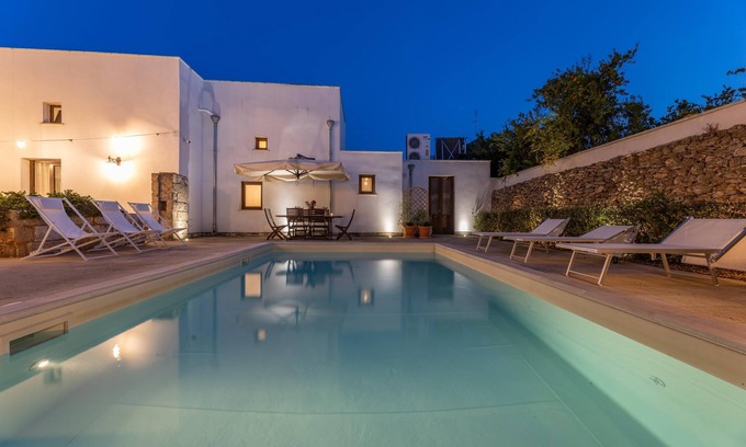 Racale Apartment | Luxury Courtyard Bilo - Racale