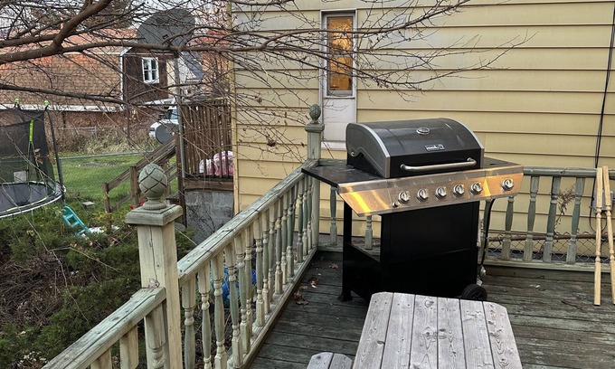 Scranton House | Luxury Cozy Victorian house