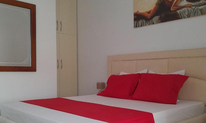 Qafe e Gjashtes House | Luxury Dennis Home