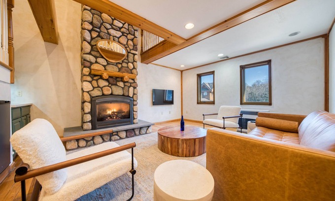 Windham Condo | LUXURY DUPLEX SUITE WITH JACUZZI