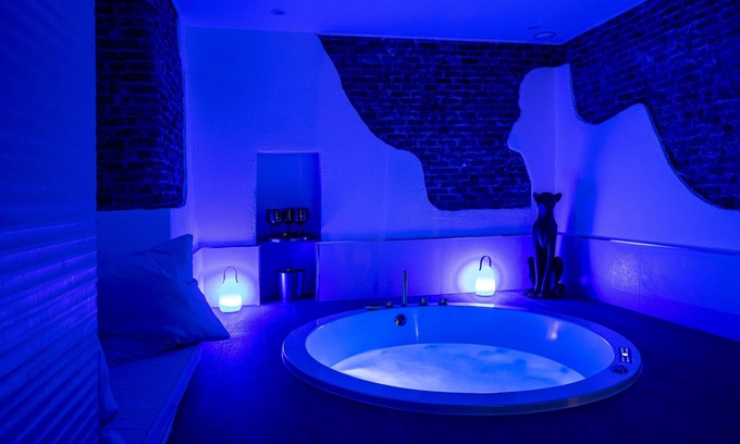 Las Acacias House | Luxury Duplex with jacuzzi in the heart of Madrid