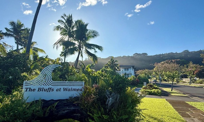 Waialee Villa | Luxury family villa 5bd - Ocean Views - Center of North Shore