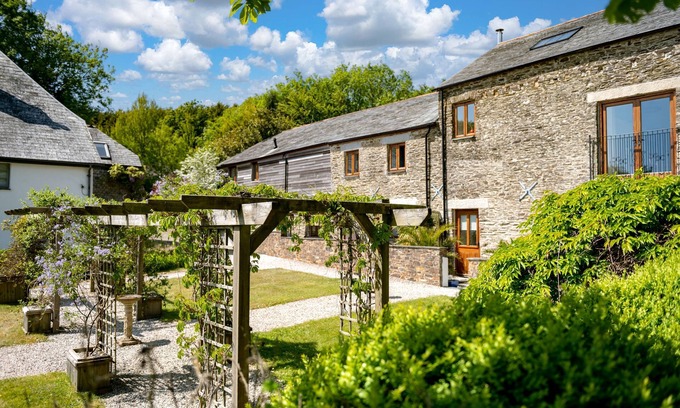 Widegates Cottage | Luxury Farm Cottages in rural setting near Looe, with hot tubs and EV charging