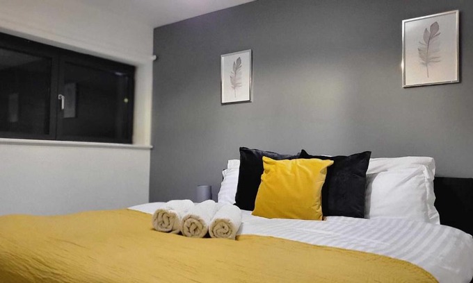 Highbury West Apartment | Luxury Gem By Emirates Stadium - Ultimate Fan Experience