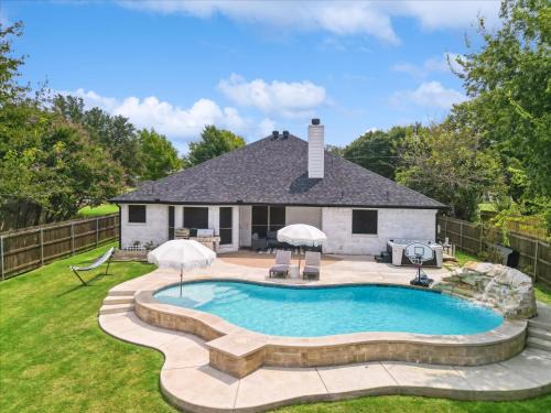 Red Oak House | Luxury Gem in the Forest-Pool&Jacuzzi&Cinema&Games