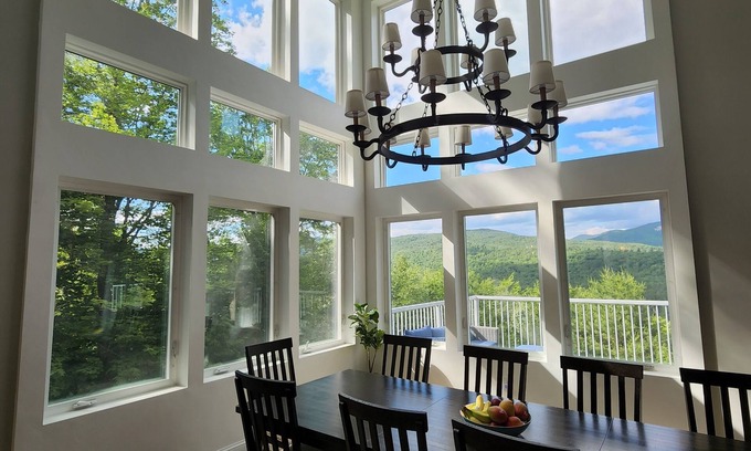 Thornton House | Luxury hillside house with a picturesque mountain view