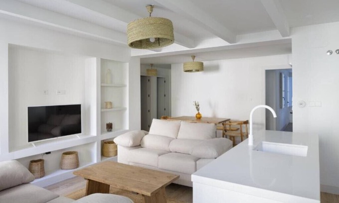El Moncayo Apartment | Luxury Houses La Mar de Bonita 2