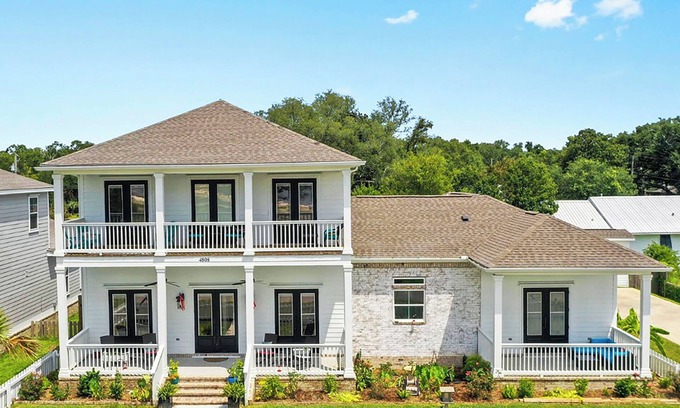 Gulfport House | Luxury Home/Beach Views & Pool/EV Charger