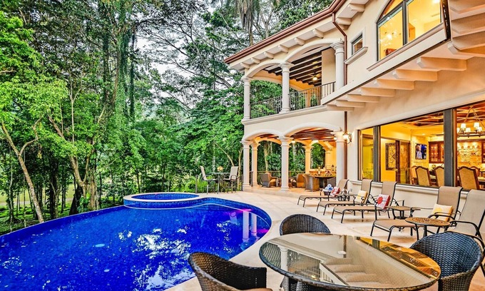 Jaco House | Luxury Home, Casa Vista Paraíso, Pool, Rainforest View, Access to Amenities.