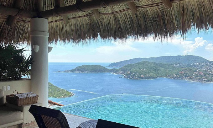 Playa Las Gatas House | Luxury Home with Breathtaking Views in Zihuatanejo