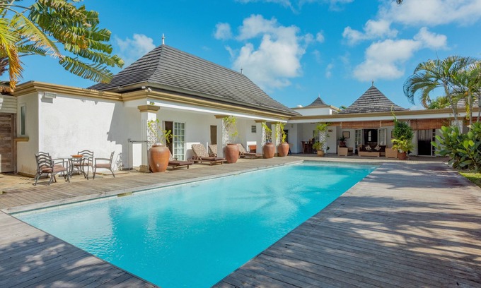 Pereybere Villa | Luxury House/luxury Villa - Grand baie with private pool, cleaning and Wifi included