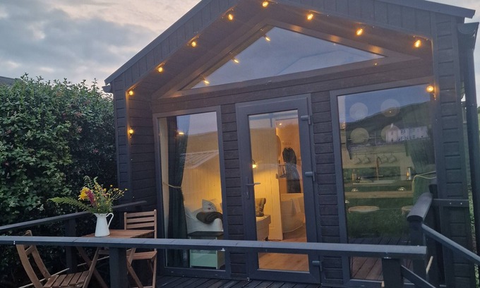 Doolin Cabin | Luxury Hut with hot tub & sauna near Doolin Village