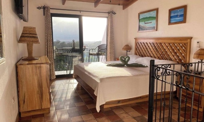 Cahuita Condo | Luxury King Bedroom Condo with Ocean View in Cahuita, Costa Rica