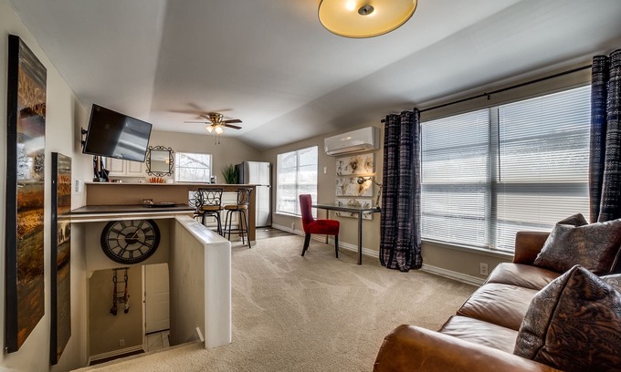 Dallas House | Luxury! Location!Private! All NEW Loft style 1/1 in the Heart of East Dallas!