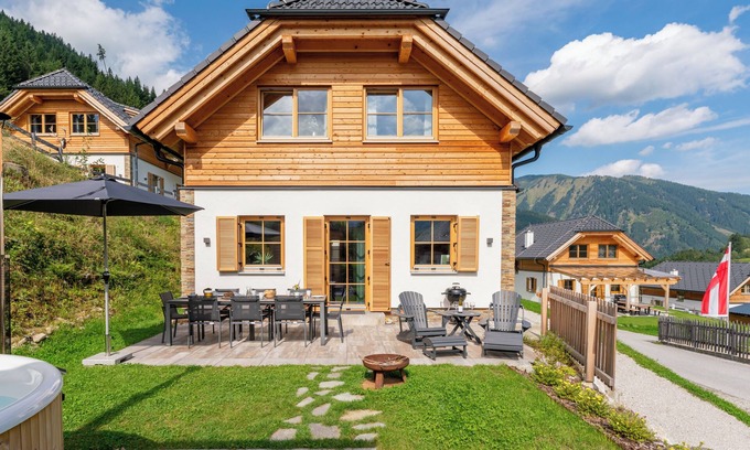 Donnersbachwald House | Luxury lodge with sauna and hottub near ski lift