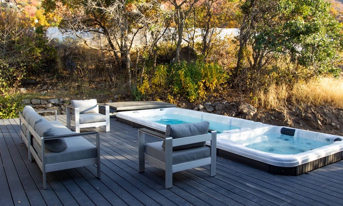 Sandy House | Luxury Mansion (5300sqft), 17 mins to Ski Resorts