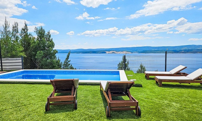 Celina Apartment | Luxury Mir by Interhome