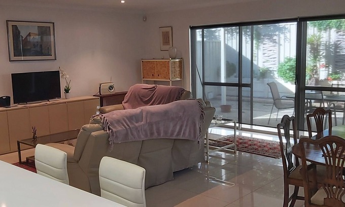 Mount Hawthorn House | Luxury modern two storey house