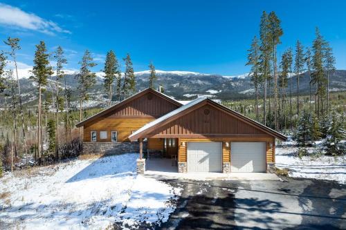 Fraser House | Luxury Mountain Home I Hot Tub I Amazing Views I Best Price I FREE Adventures Daily