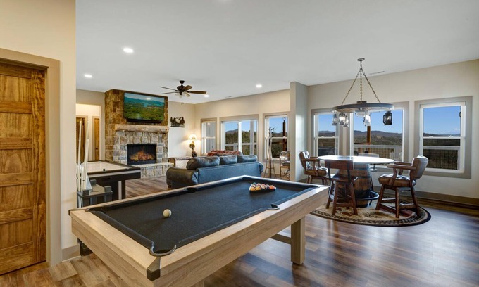 Unaka Cabin | Luxury & Mountain Views! 4000 SqFt w/Hot Tub, Theater, Arcade, Pool, & Discounts