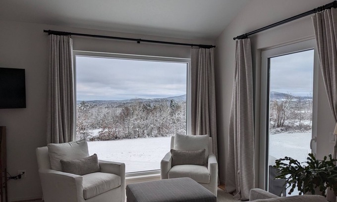 Camden Cottage | Luxury mountainside guest house overlooking the Camden Hills