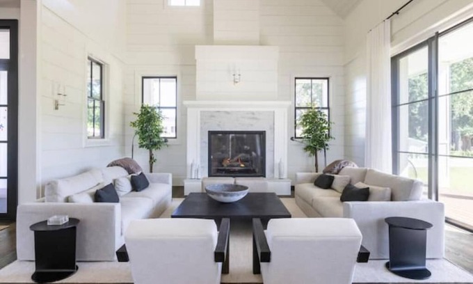 Napa House | Luxury Napa Estate with Private Vineyard & Lake