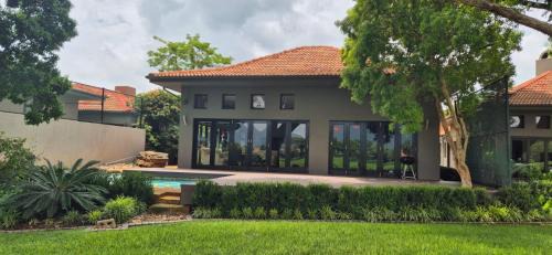 Hartbeespoort House | Luxury oasis retreat