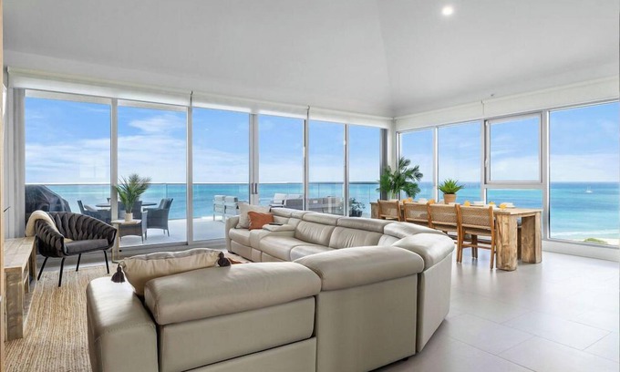 Noord Condo | Luxury Oceanfront Penthouse | Hot Tub + Views