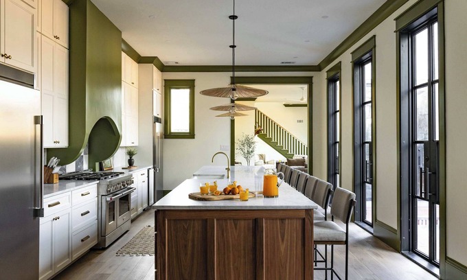 Arts/Warehouse District House | Luxury on Magazine St | Heated Plunge Pool