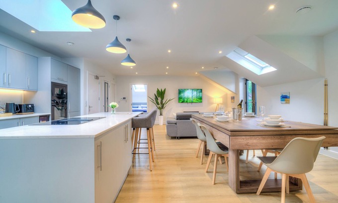 Wythenshawe Apartment | Luxury Penthouse Flat Manchester