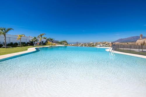 New Golden Mile Apartment | Luxury Resort 3 Bed apartment with Pools and Gym