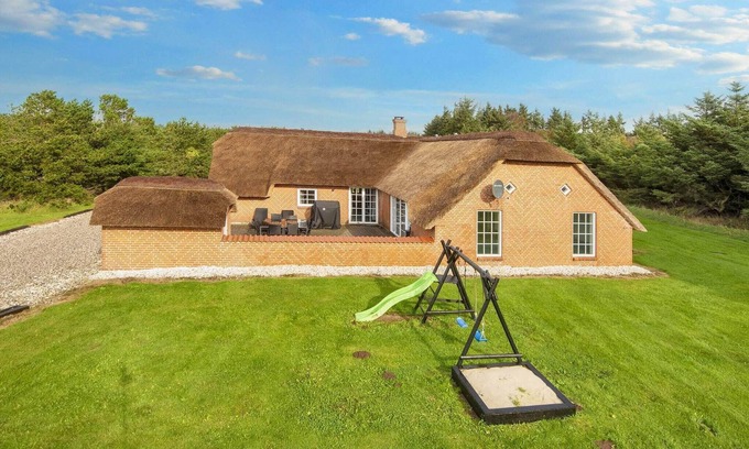 Husby House | Luxury Retreat with Pool - By Traum Ferienwohnungen