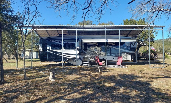 Boerne House | Luxury RV Glamping: Cozy Up in Hill Country