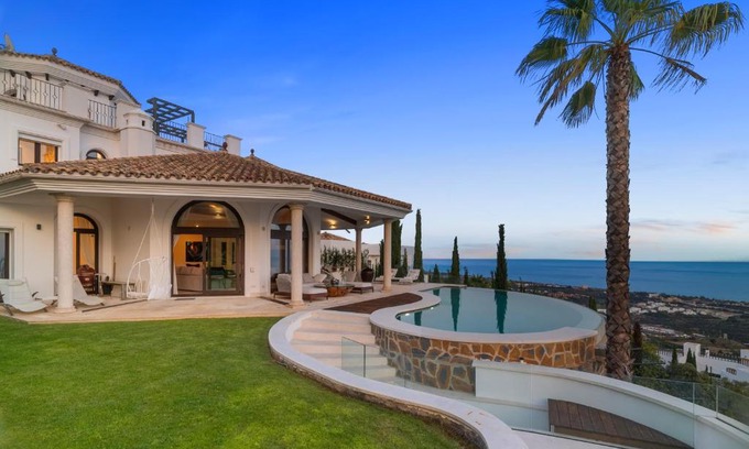 Marbella Villa | Luxury Sea View Villa in Marbella