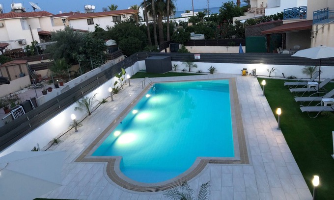 Oroklini Apartment | Luxury Self-Catering Apartments with Heated Pool