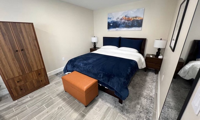 Huning Highland Historic District Apartment | Luxury Studio Guest House Full Kitchen Cal King Central Albuquerque
