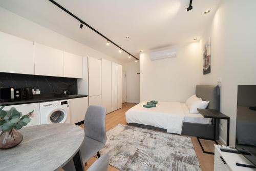Historical Center Apartment | Luxury Studio in the Heart of Limassol