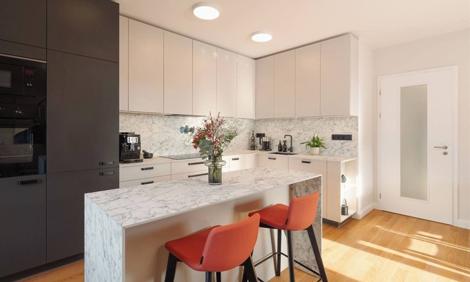 Prague 13 Apartment | Luxury Sunny Home - 2bedrooms, PS5, Garage, Balcony, Super fast Internet