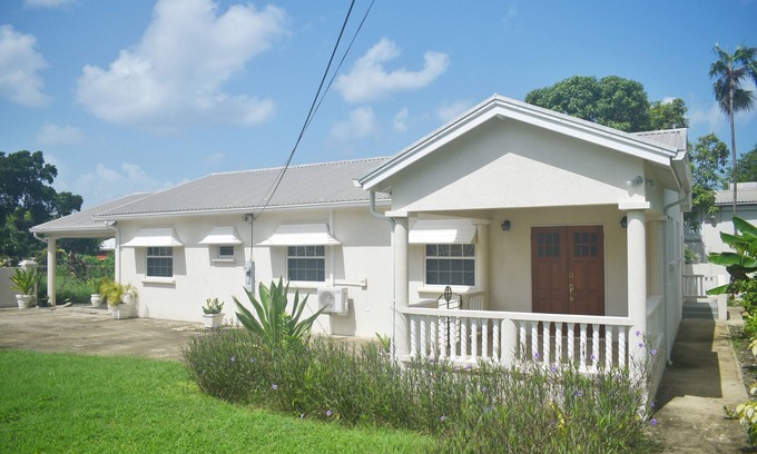 Fitts Village House | Luxury Three Bedroom Two and 1/2 Bathroom Bungalow Close to Beachn