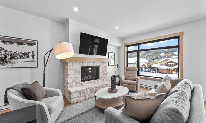 Sun Peaks House | Luxury three bedroom townhome #7 at Switchback Creek in Sun Peaks